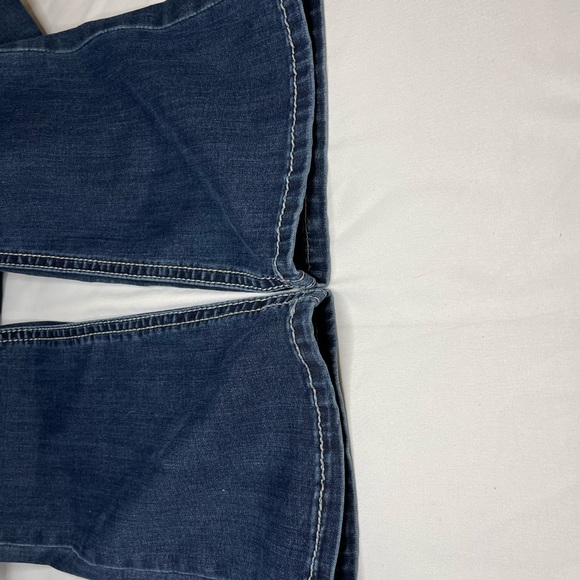 GRACE Horse Shoe Embellished Mid Rise/Easy Fit Bootcut Jeans - Picture 7 of 10